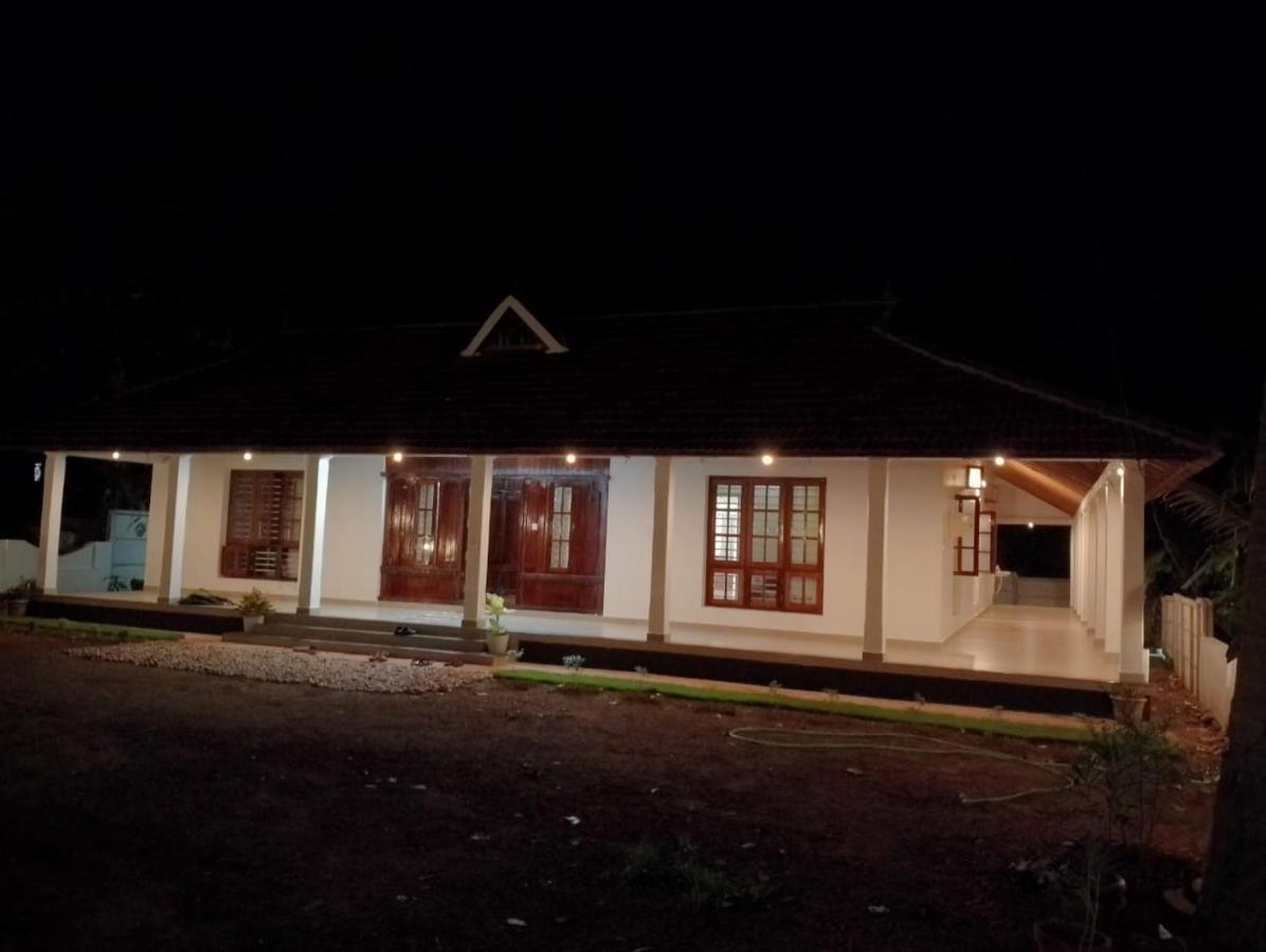 Nallukettu Service Villa Mundrothuruth Exterior foto